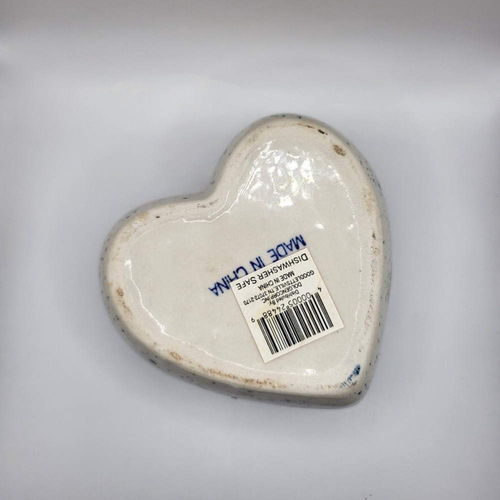 Vintage Heart Shaped Trinket Box Blue White Ceramic Spongeware Lid - Picture 9 of 9